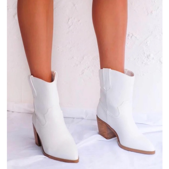 BILLINI North Bootie in off White - Picture 2 of 8